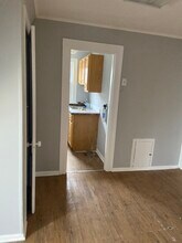 107 Church St, Unit Third Floor 2 Bedroom Apt in Nutley, NJ - Building Photo - Building Photo