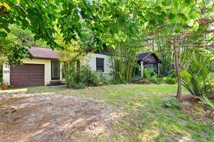 1202 NW 16th Ave in Gainesville, FL - Building Photo