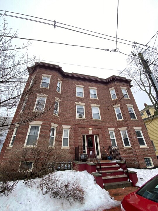 9 Fairfield St in Cambridge, MA - Building Photo