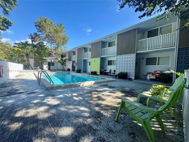 6805 SW 88th St in Pinecrest, FL - Building Photo - Building Photo