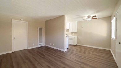 4060 Euclid Ave in San Diego, CA - Building Photo - Interior Photo