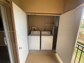 11650 SW 2nd St, Unit 307 in Pembroke Pines, FL - Building Photo - Building Photo