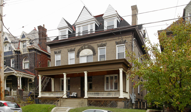 219 S Fairmount St in Pittsburgh, PA - Foto de edificio - Building Photo