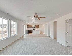 4800 Endicott Dr in Caldwell, ID - Building Photo - Building Photo