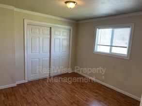 714 SE 9th St in Grants Pass, OR - Building Photo - Building Photo