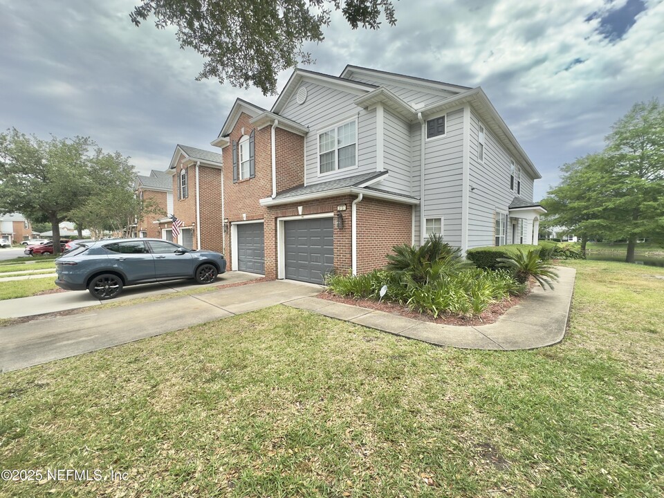 3737 Windmaker Way in Jacksonville, FL - Building Photo