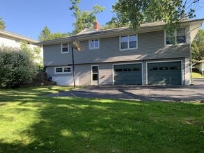 3137 Belmont Ave in Vestal, NY - Building Photo - Building Photo