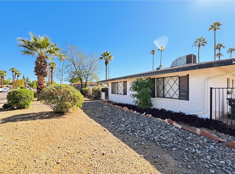 2715 E Glenrosa Ave in Phoenix, AZ - Building Photo