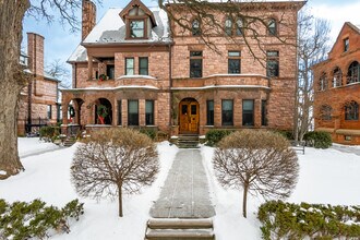 322 Summit Ave in St. Paul, MN - Building Photo - Building Photo