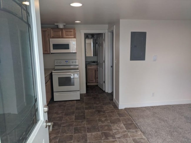 2311 Morrie Ave in Cheyenne, WY - Foto de edificio - Building Photo