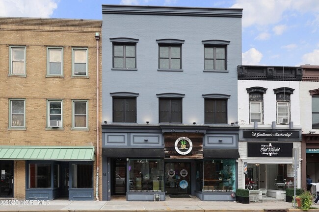 14 W Front St