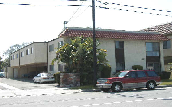 Capri Apartments in Torrance, CA - Foto de edificio