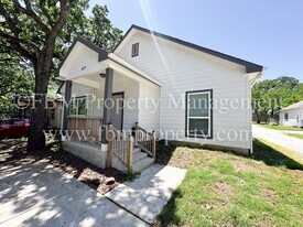 431 Jannie St in Denton, TX - Building Photo
