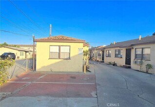 6702 Flora Ave, Unit A in Bell, CA - Foto de edificio - Building Photo