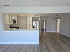 2053 Michigan Ave NE in St. Petersburg, FL - Building Photo - Building Photo
