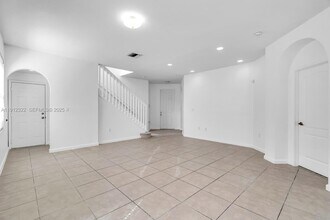 1095 NE 39th Ave in Homestead, FL - Building Photo - Building Photo