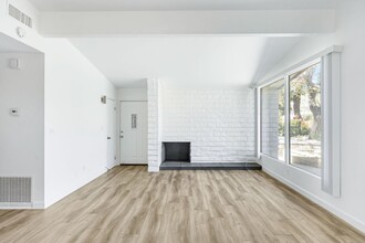 55210 Airlane Dr in Yucca Valley, CA - Foto de edificio - Building Photo