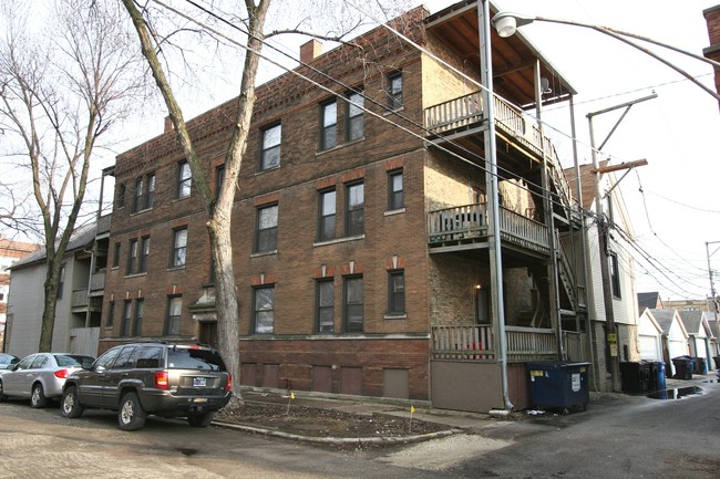 1641 W Waveland Ave in Chicago, IL - Foto de edificio - Building Photo