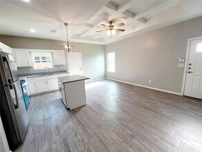 1917 Davenport St, Unit 3 in Weslaco, TX - Building Photo - Building Photo