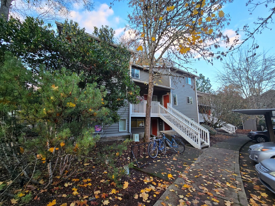 Witham Village in Corvallis, OR - Building Photo