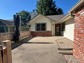 3726 Pinnacle Ct in Lawrence, KS - Building Photo - Building Photo