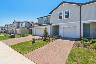 16403 Bird of Paradise Ave in Clermont, FL - Building Photo - Building Photo