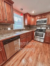 4424 NE Sunnybrook Ln in Kansas City, MO - Building Photo - Building Photo