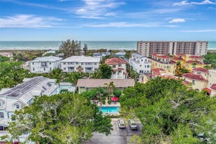 446 Canal Rd in Sarasota, FL - Foto de edificio - Building Photo