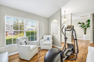 520 N Valencia Cir SW in Vero Beach, FL - Building Photo - Building Photo