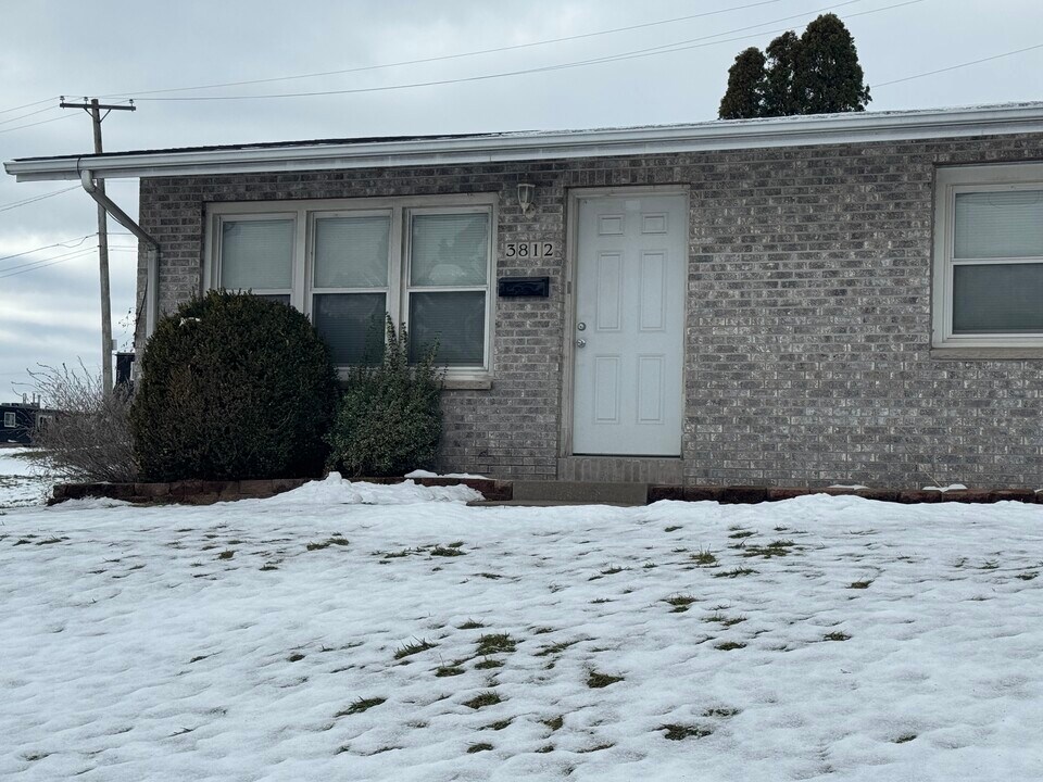 3812 Mississippi Ave in Davenport, IA - Building Photo