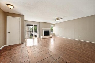 6005 Danbury Ln in Dallas, TX - Building Photo
