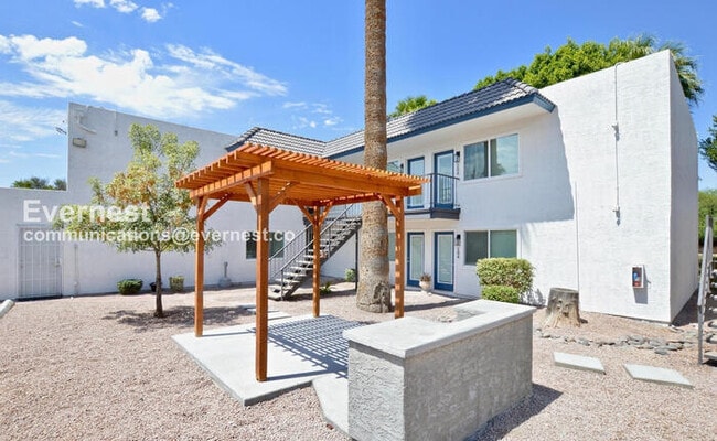 2539 N 48th St in Phoenix, AZ - Building Photo - Building Photo