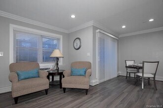 429 Terrace Rd in Bayport, NY - Foto de edificio - Building Photo
