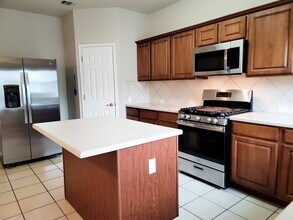 11012 Liberty Farms Dr in Austin, TX - Building Photo - Building Photo