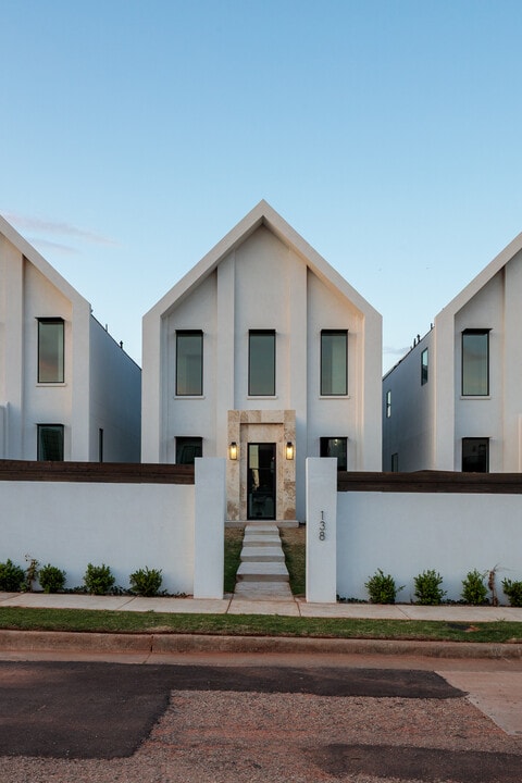 Highland Row in Oklahoma City, OK - Building Photo