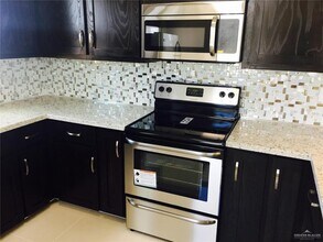 1709 W Garrison Dr-Unit -2 in Pharr, TX - Foto de edificio - Building Photo