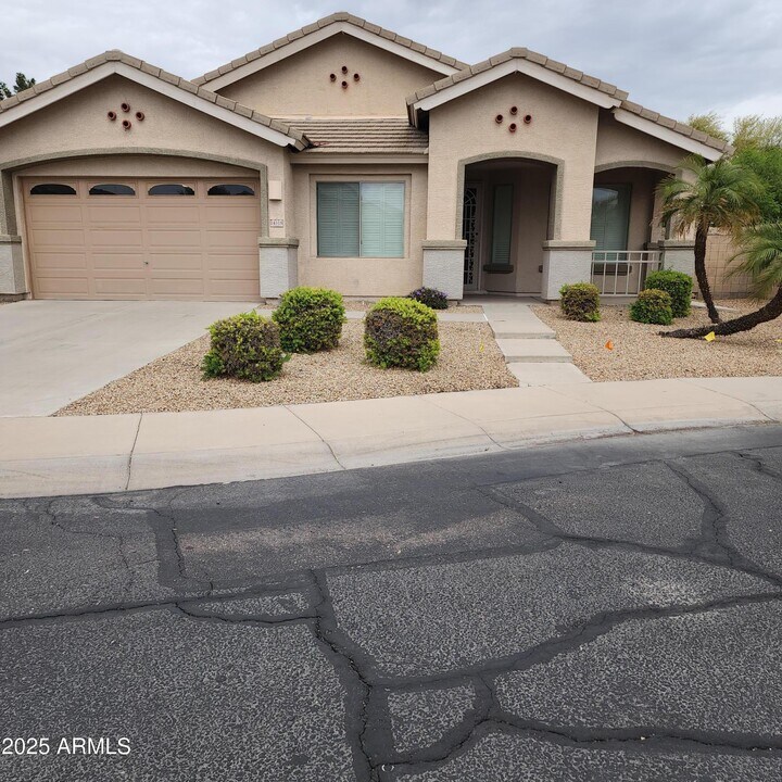 14318 W Evans Dr in Surprise, AZ - Building Photo