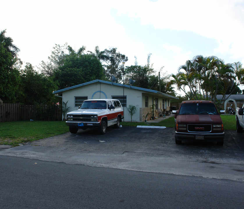 3294-3296 SW 44th St in Fort Lauderdale, FL - Building Photo