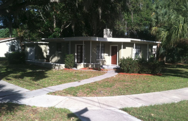 4740 4th St S in St. Petersburg, FL - Foto de edificio - Building Photo