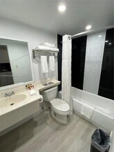 19201 Collins Ave, Unit 522 in Sunny Isles Beach, FL - Building Photo - Building Photo