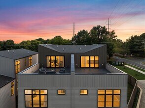 2305 Eastland Ave in Nashville, TN - Building Photo - Building Photo