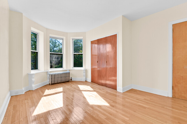 888 New York Ave in Brooklyn, NY - Building Photo - Interior Photo