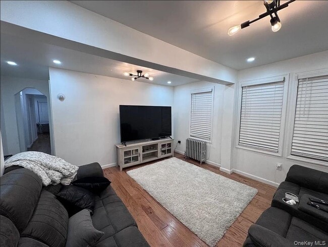 112-29 200th St in Queens, NY - Building Photo - Building Photo