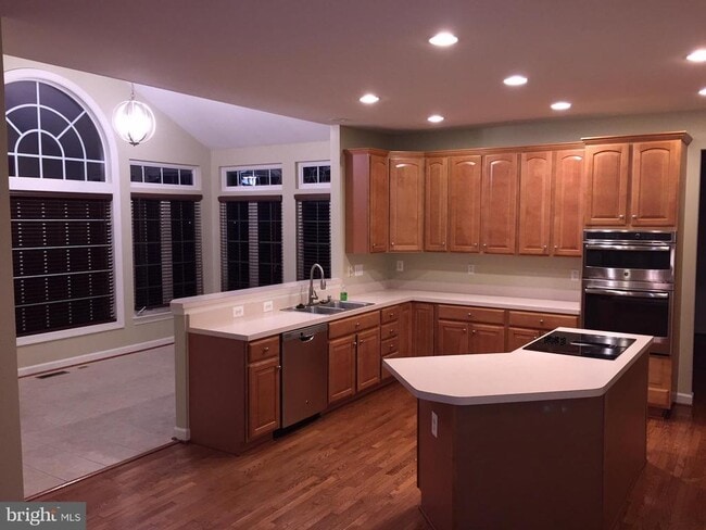 property at 215 Maddex Square Dr