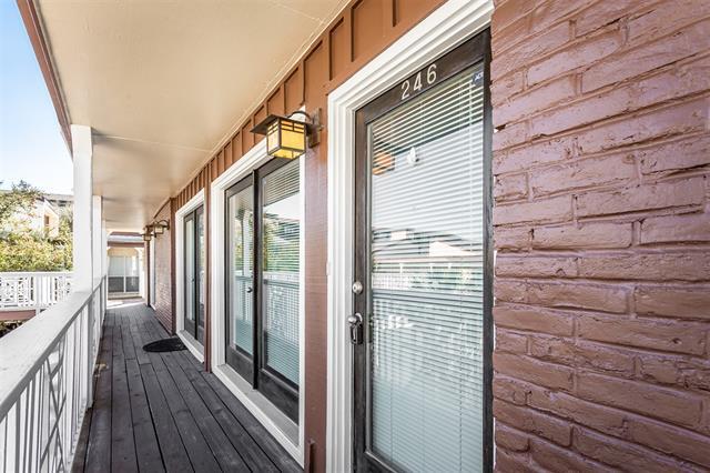 5904 Sandhurst Ln in Dallas, TX - Building Photo - Building Photo