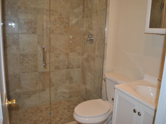 3128 N Lincoln Ave, Unit 3R in Chicago, IL - Building Photo - Building Photo