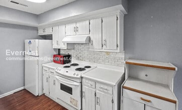 2225 Golf Rd SW, Unit APT 307 in Huntsville, AL - Foto de edificio - Building Photo