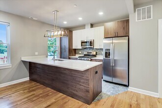 6204 S Kimbark Ave, Unit 1W in Chicago, IL - Foto de edificio - Building Photo