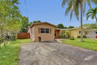 6860 SW 18th Ct in Pompano Beach, FL - Building Photo - Building Photo
