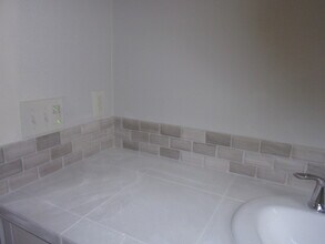 1053 Front Ave NE in Albany, OR - Building Photo - Building Photo